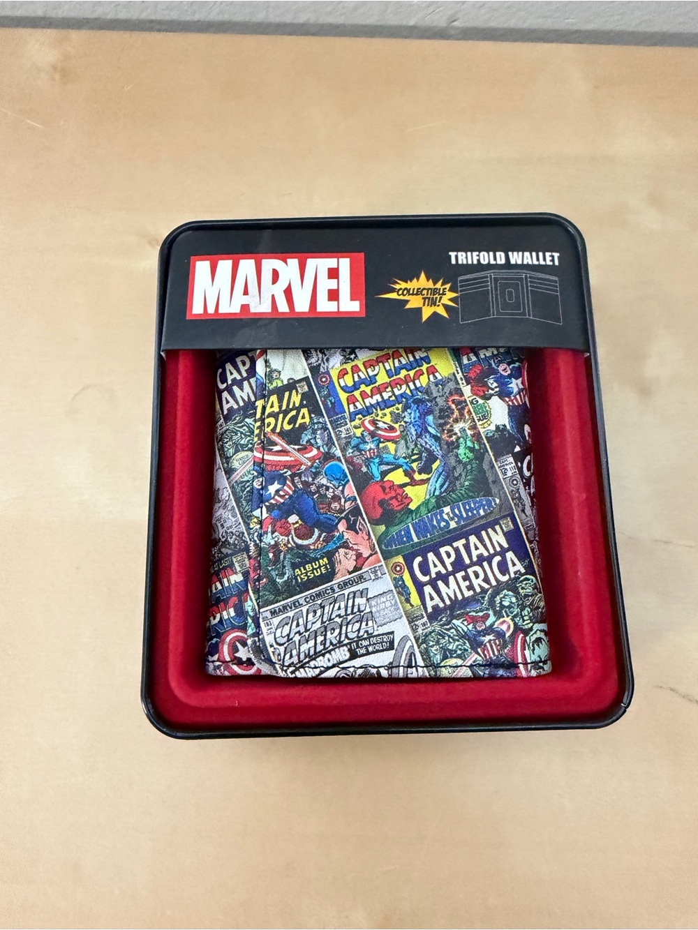 Marvel Comics Classic Covers Captain America Trifold Wallet & Collectors Tin NEW